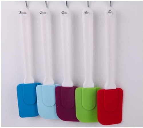 High Temperature Resistant White Handle Silicone Material Cake Scraper 1pc(Color random)