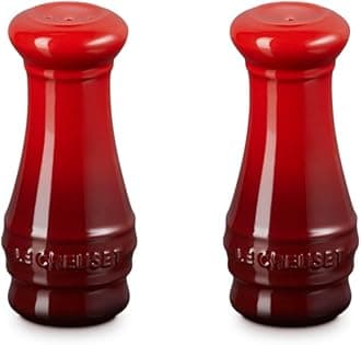 Le Creuset, Salt and Pepper Shaker Set of 2 - Cerise
