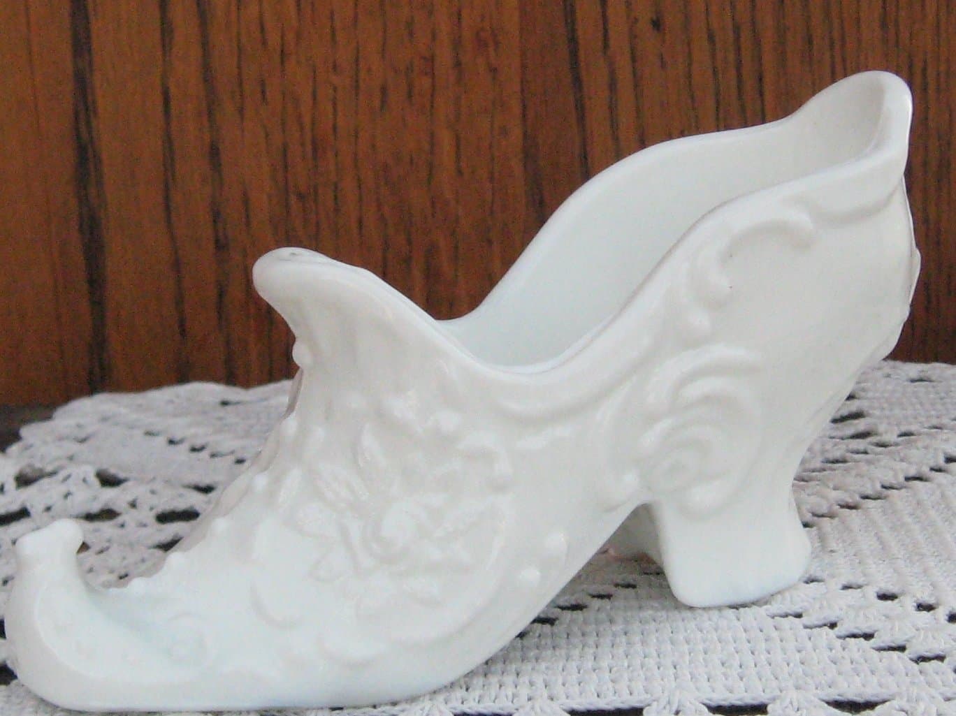 Solid Milk White Glass Victorian High Heel Rose Slipper Curled Toe